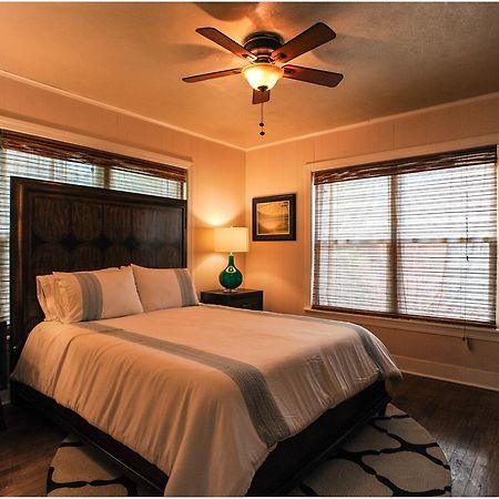 The Coyle Cabin - Close To Downtown, Stadiums, U Of H, Med Center Houston Buitenkant foto