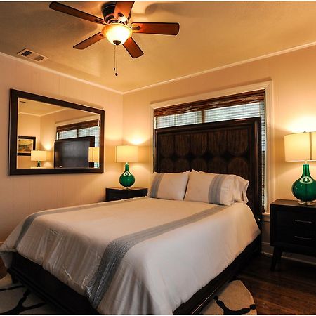 The Coyle Cabin - Close To Downtown, Stadiums, U Of H, Med Center Houston Buitenkant foto