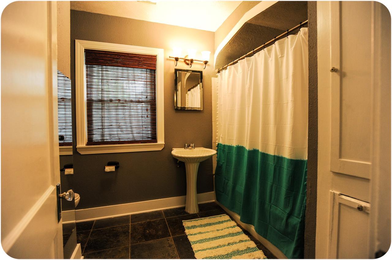 The Coyle Cabin - Close To Downtown, Stadiums, U Of H, Med Center Houston Buitenkant foto